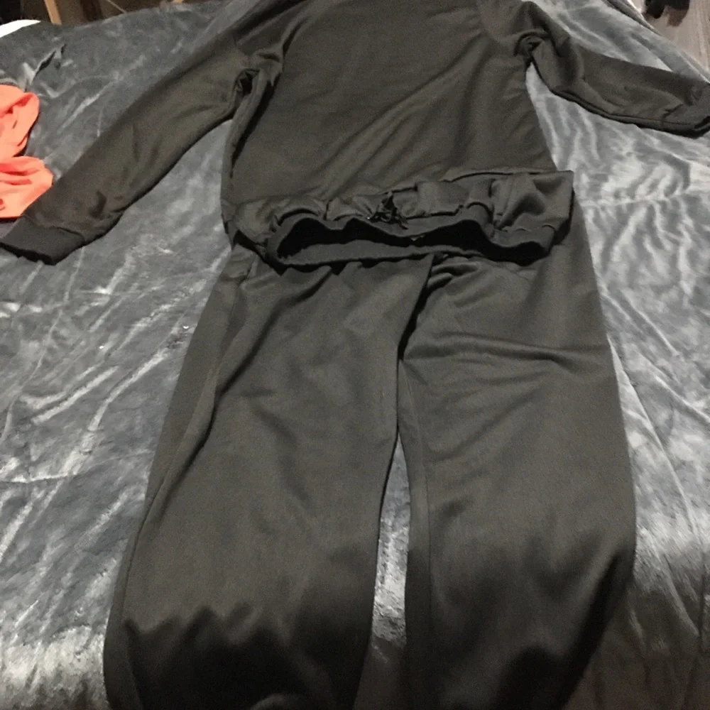 Jogging suit - Picture 5 of 7